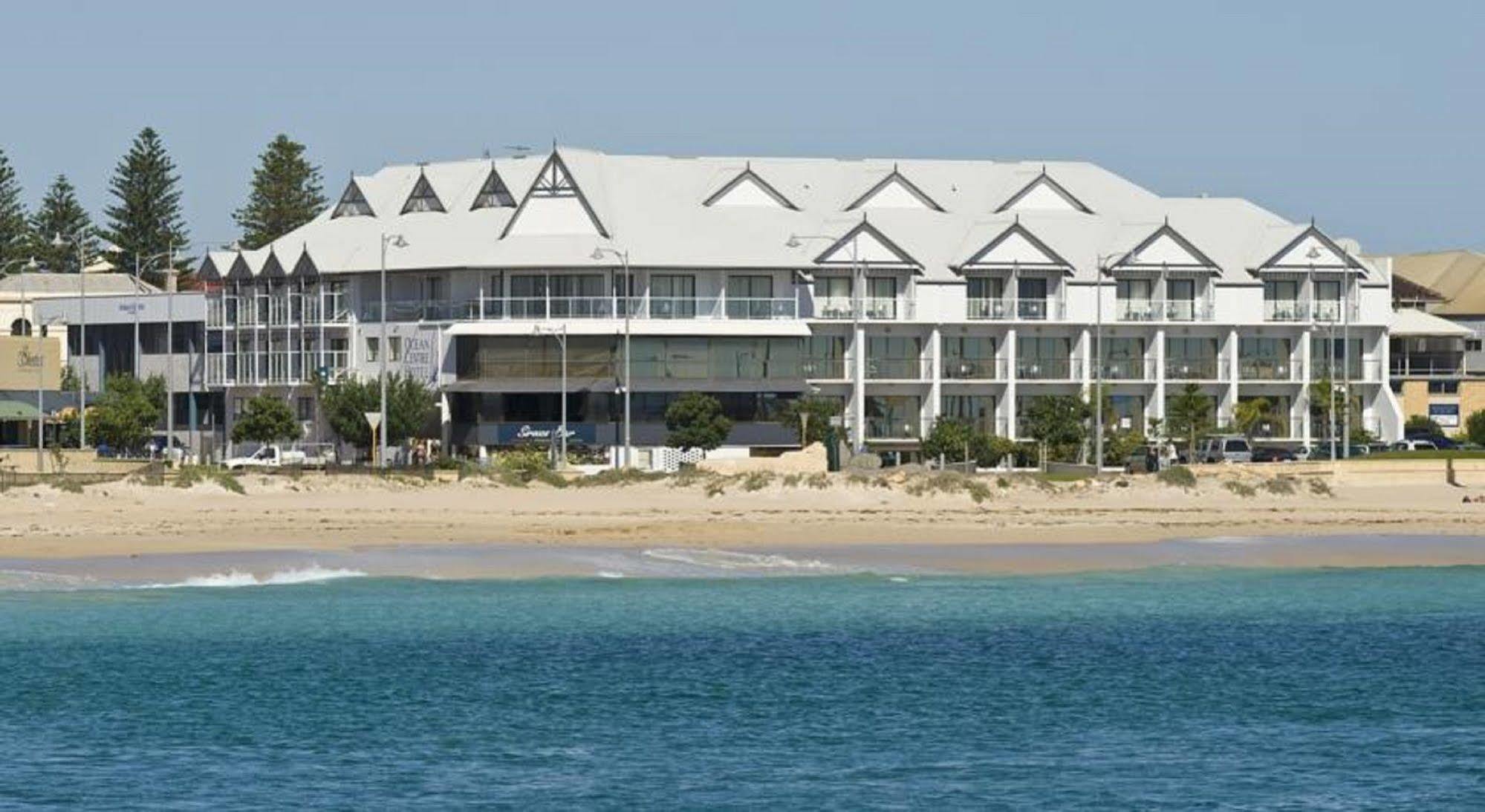 Ocean Centre Hotel Джералдтон Экстерьер фото